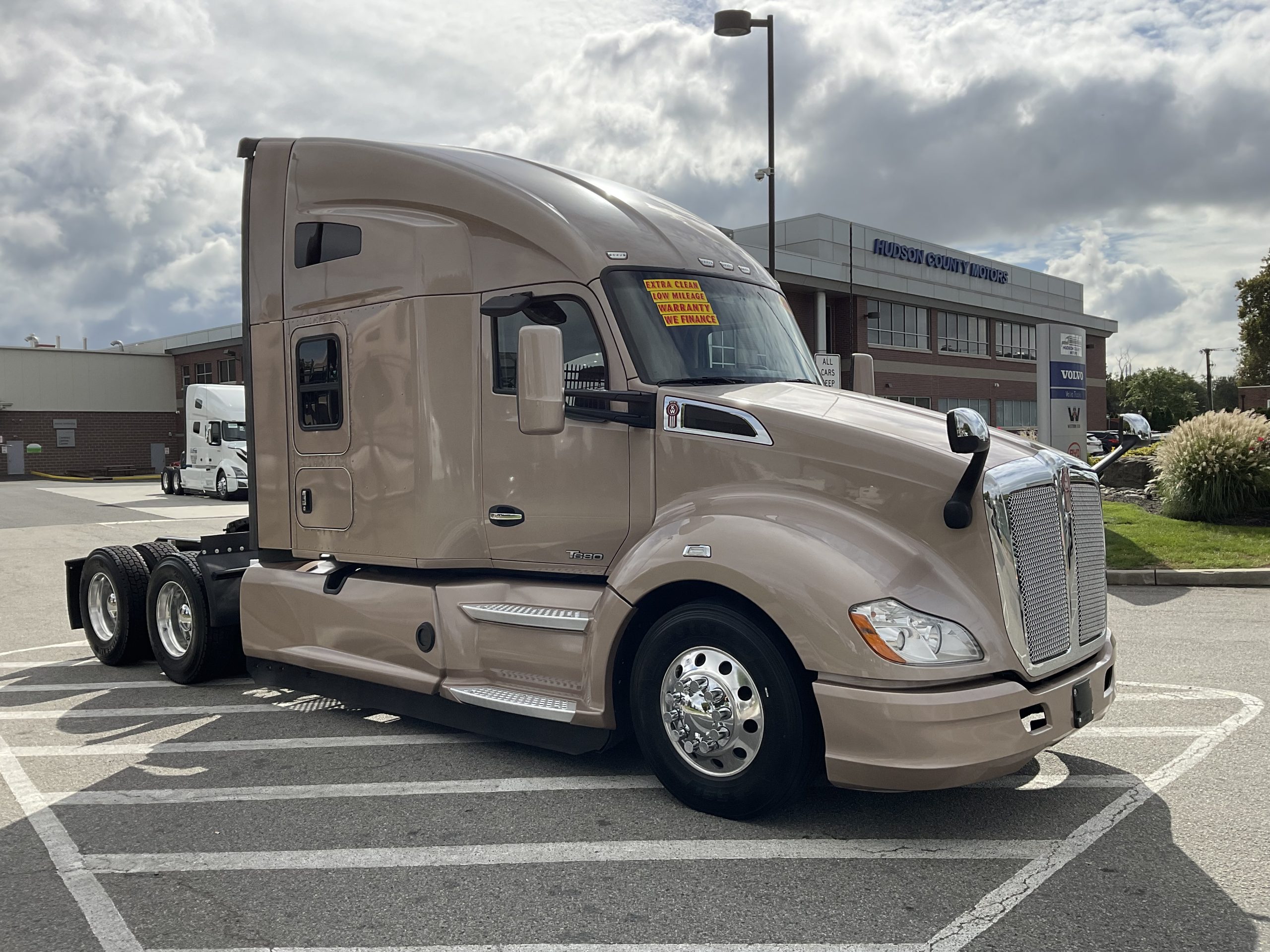 2021 KENWORTH T680 - image 4 of 6