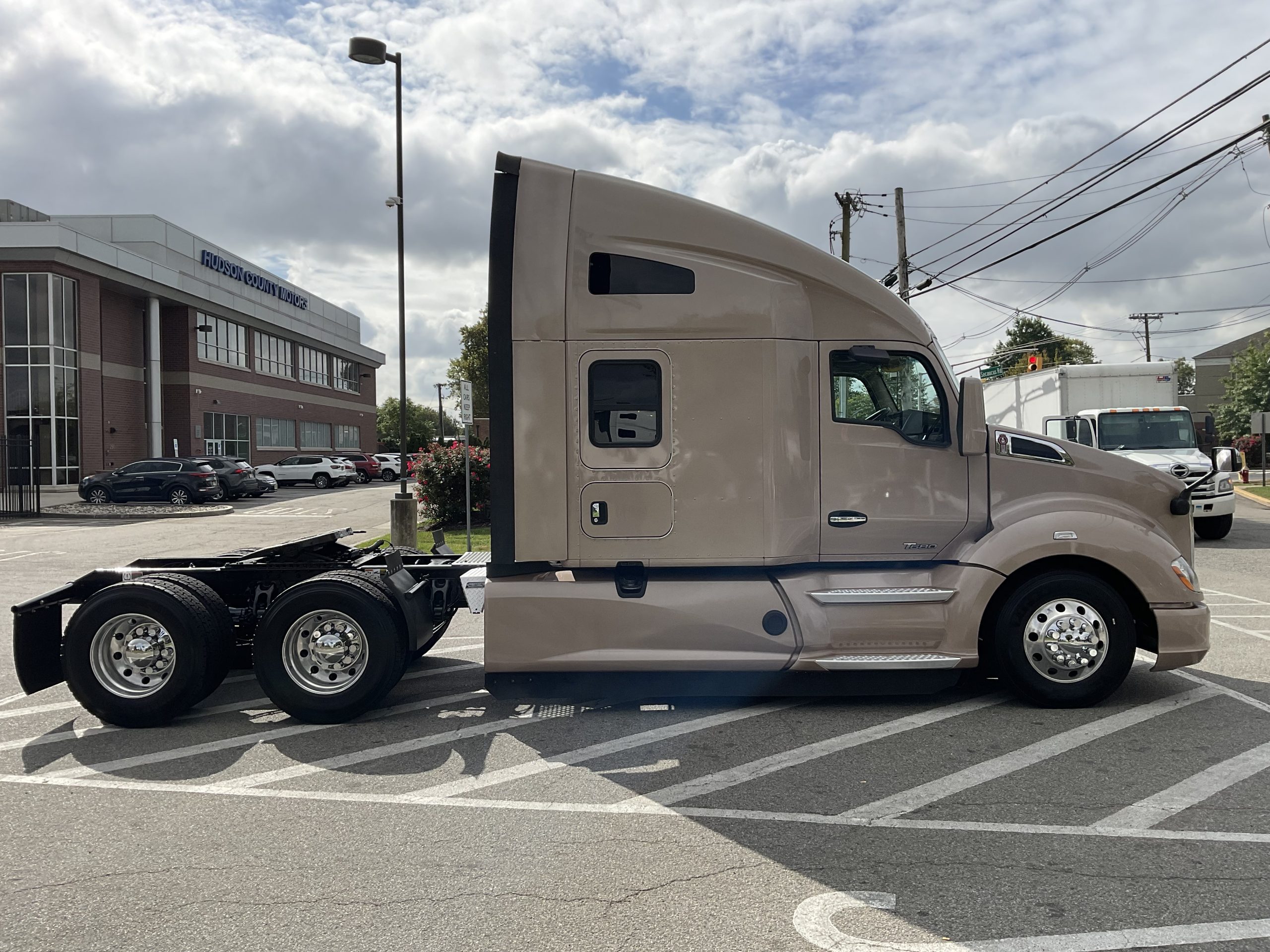 2021 KENWORTH T680 - image 5 of 6