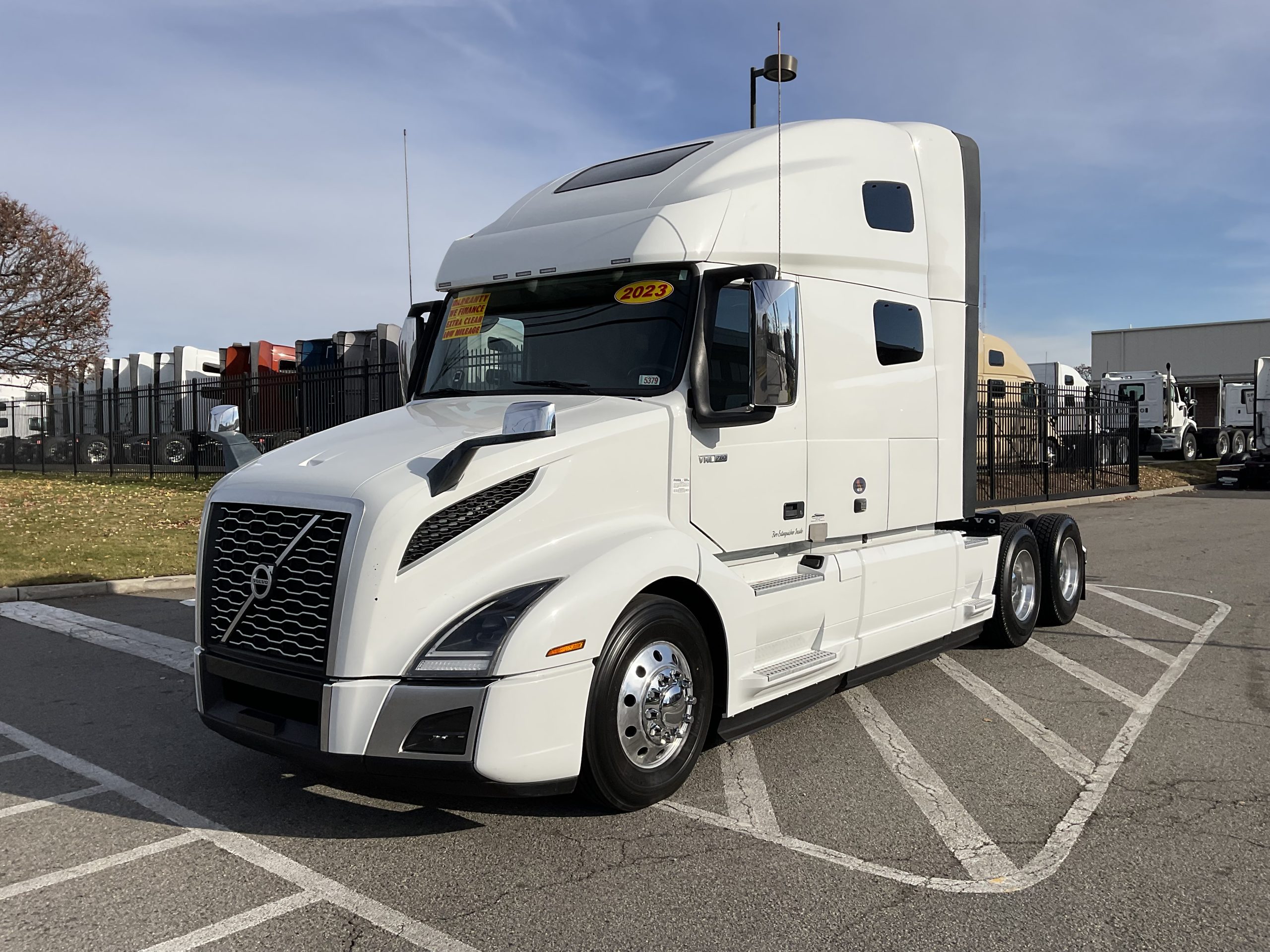 2023 VOLVO VNL64T760 - image 2 of 6