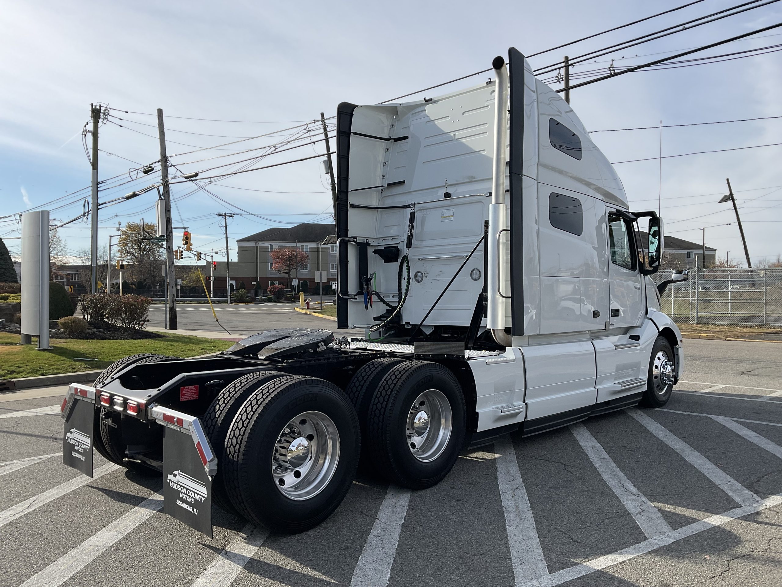 2023 VOLVO VNL64T760 - image 6 of 6