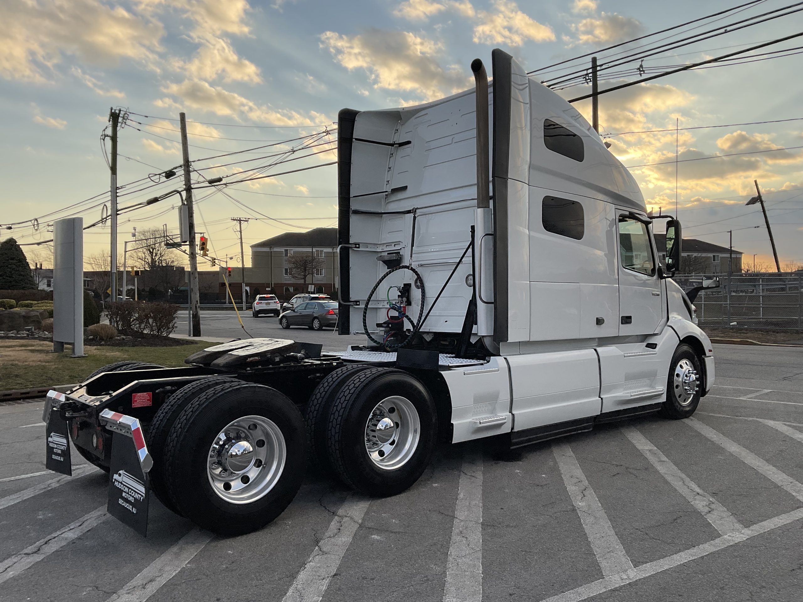 2021 VOLVO VNL64T760 - image 6 of 6