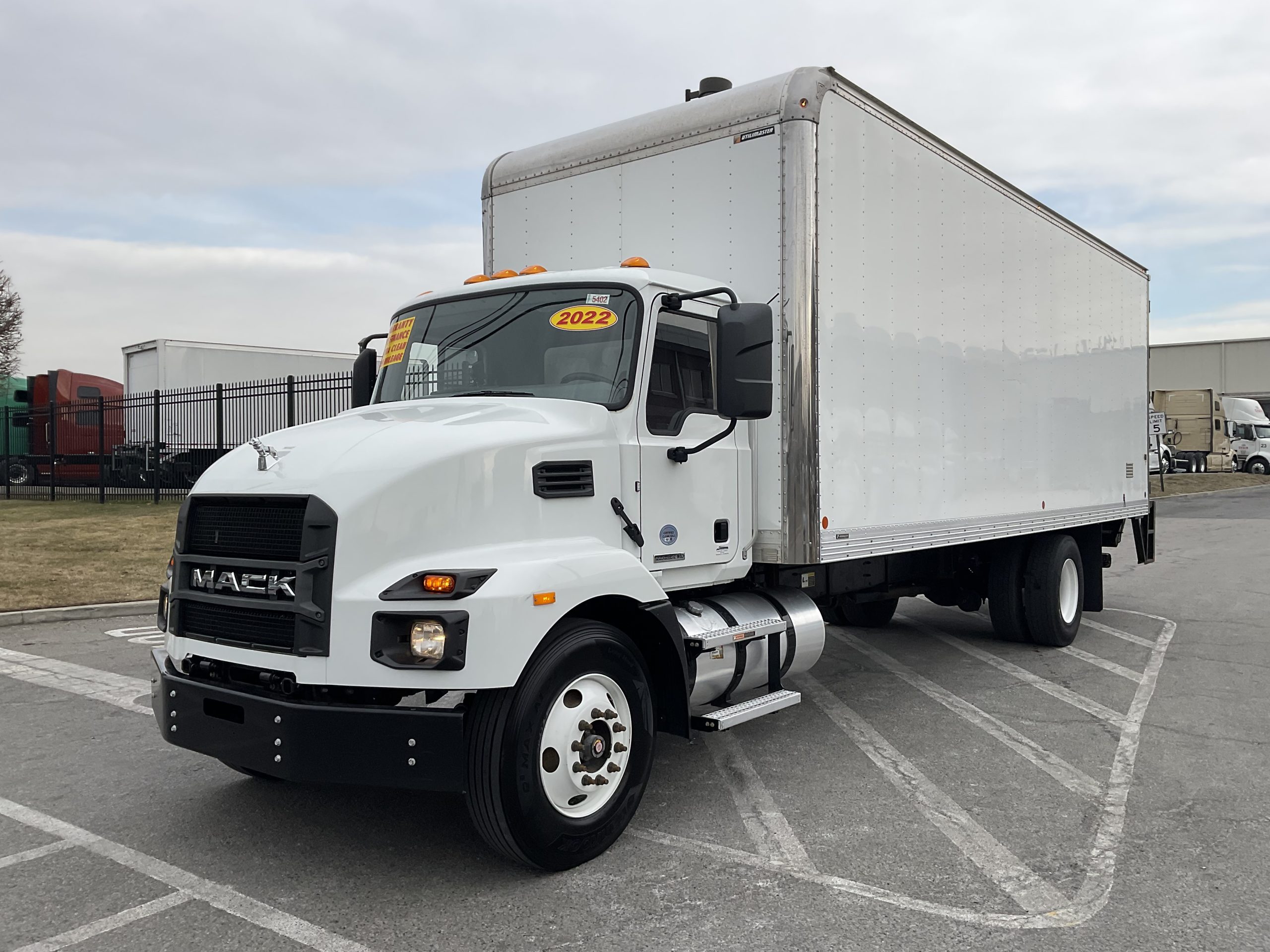 2022 MACK MD6 - image 2 of 6