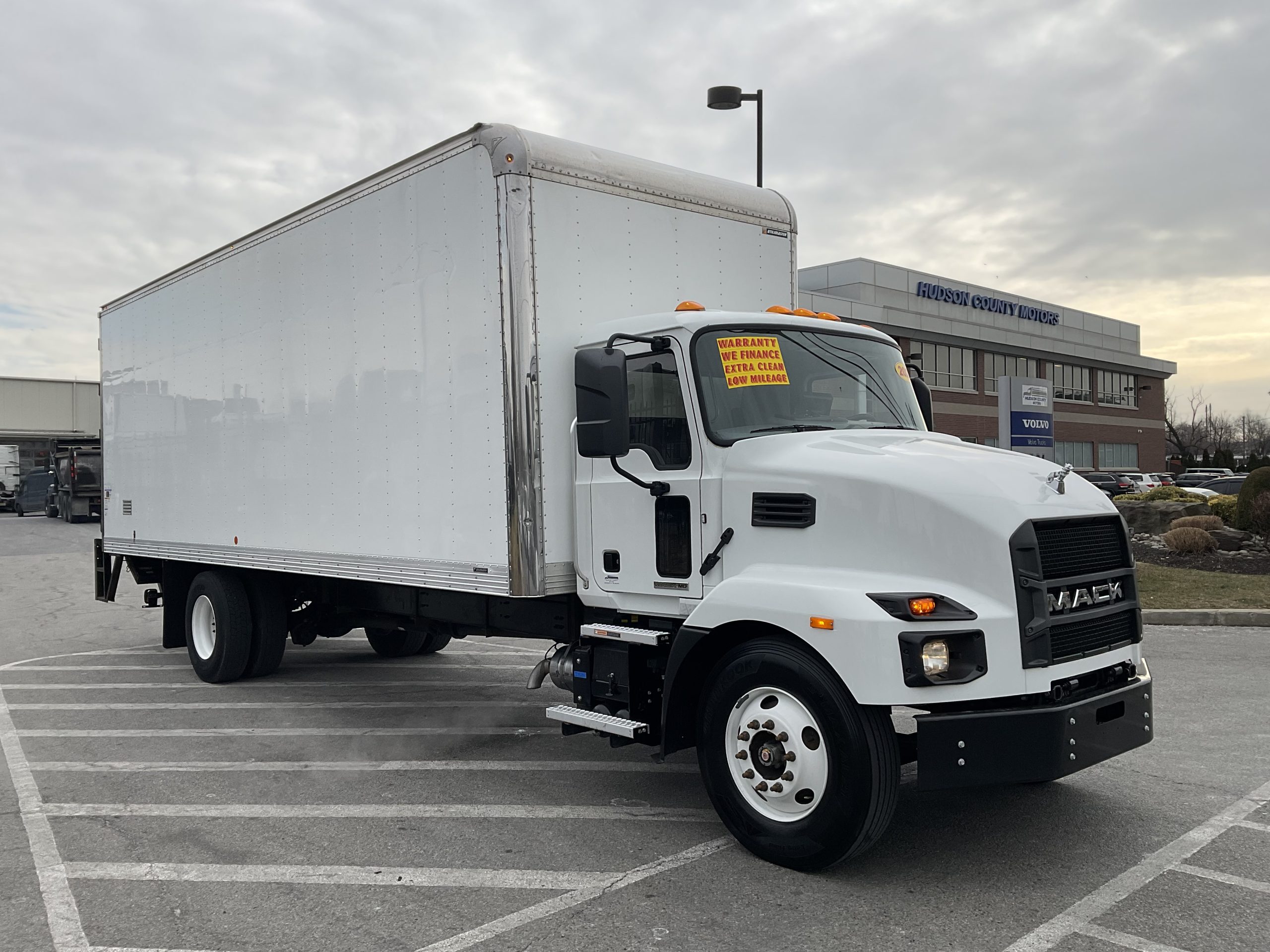 2022 MACK MD6 - image 4 of 6