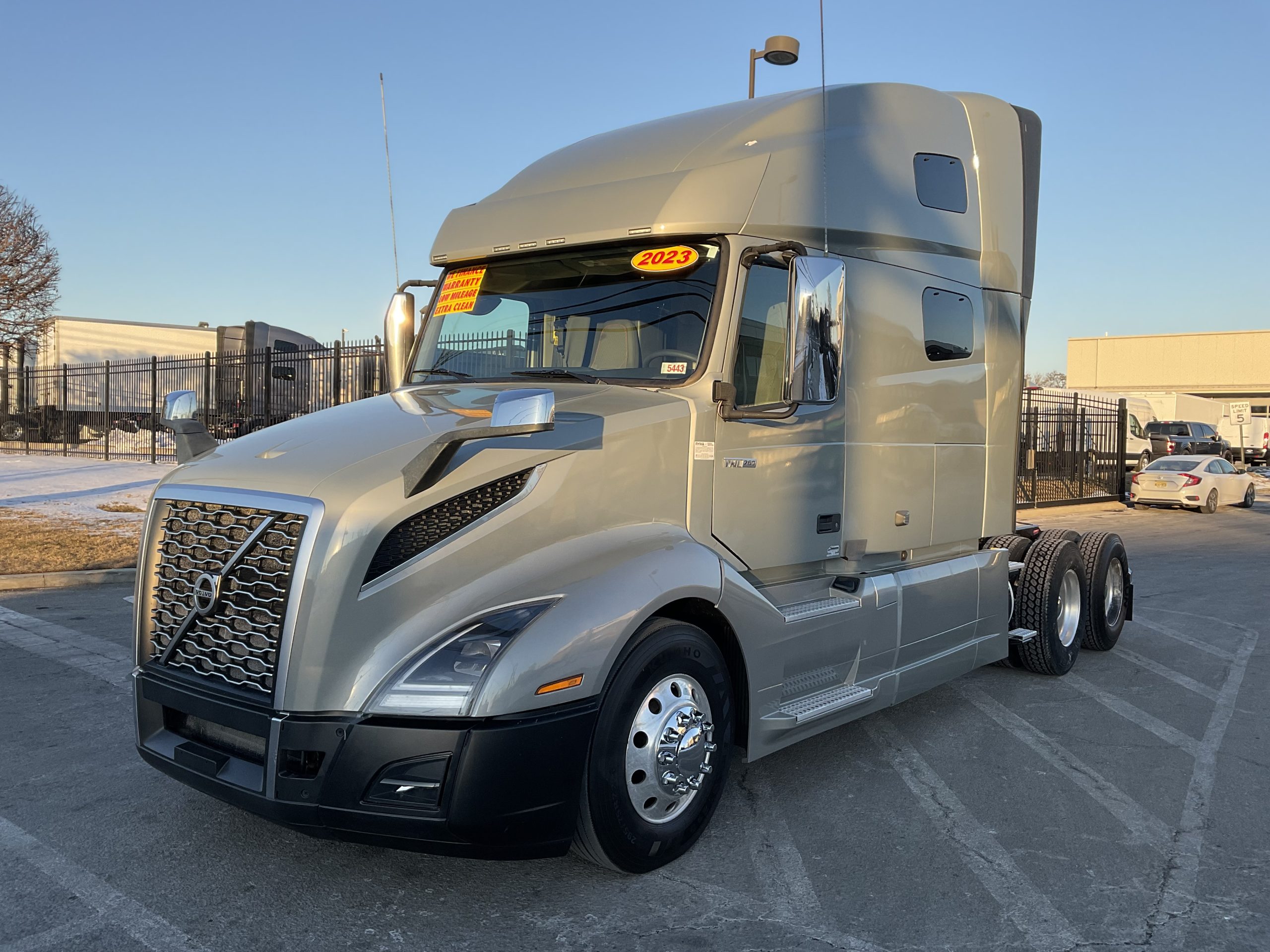 2023 VOLVO VNL64T760 - image 2 of 6