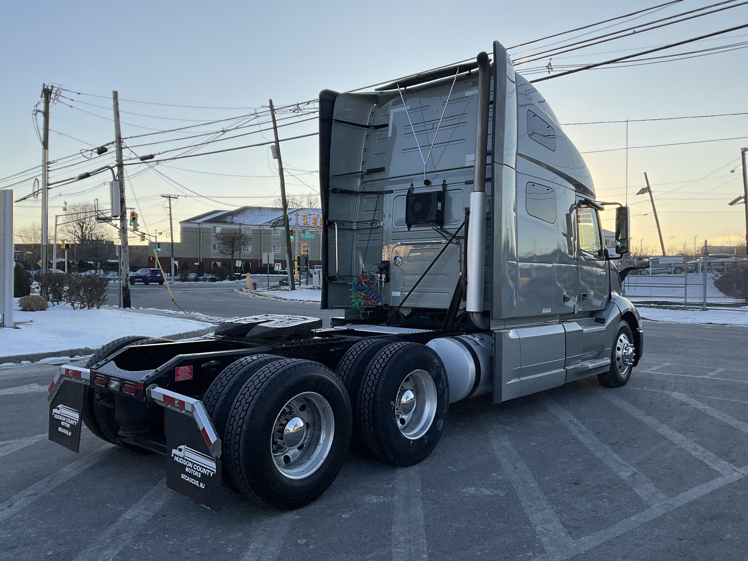 2023 VOLVO VNL64T760 - image 6 of 6