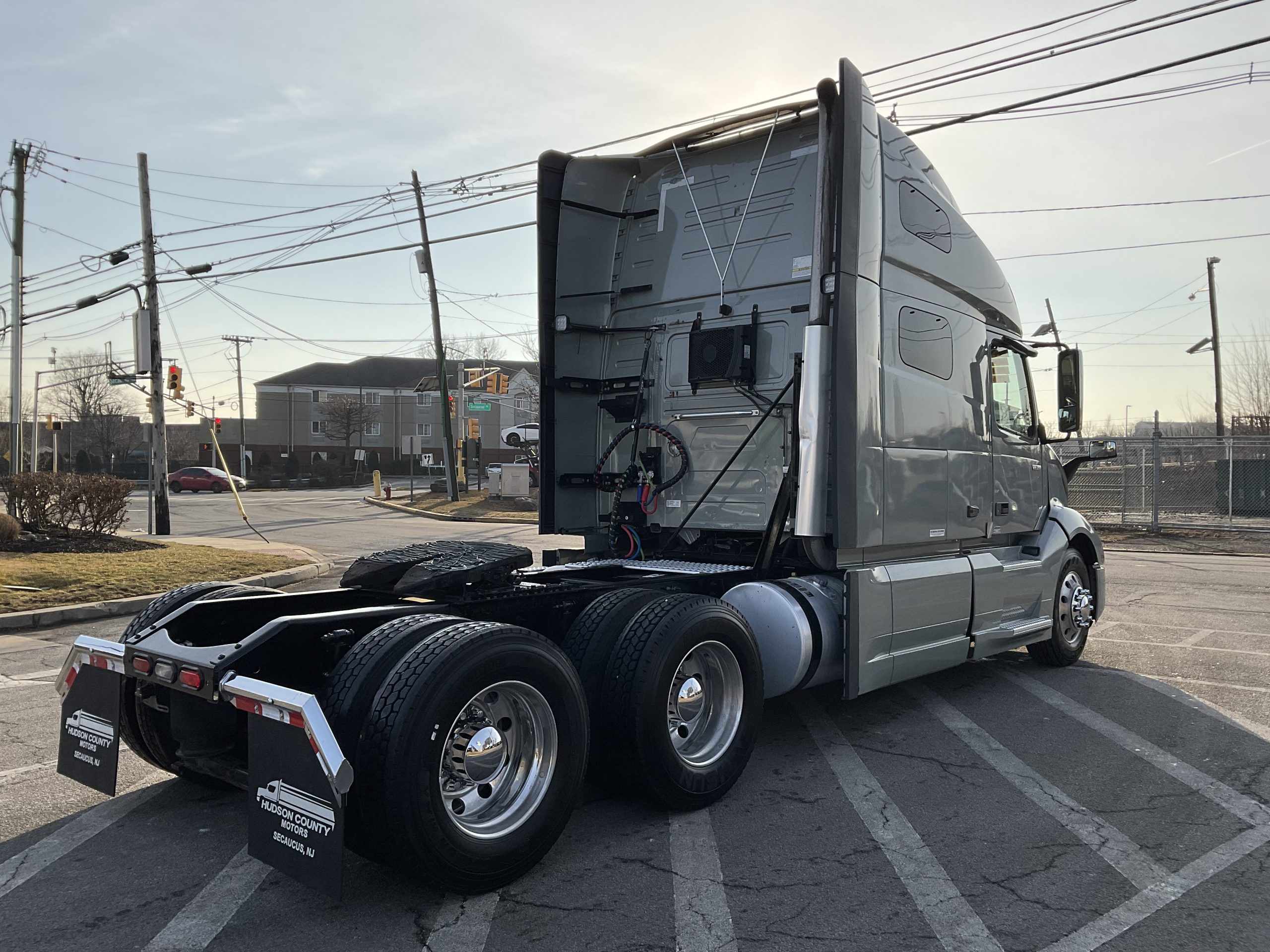 2023 VOLVO VNL64T760 - image 6 of 6