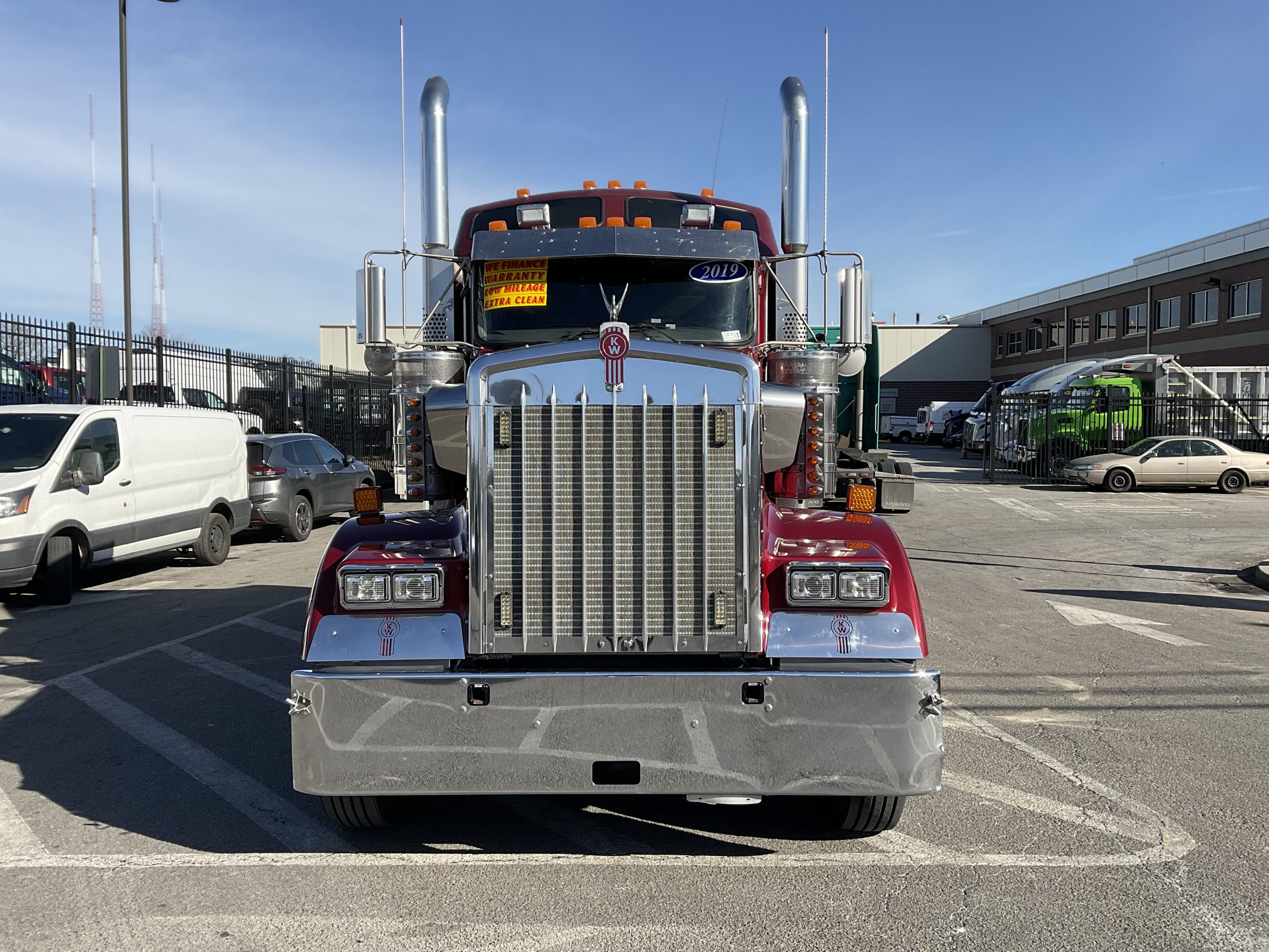 2019 KENWORTH W900L - image 3 of 6