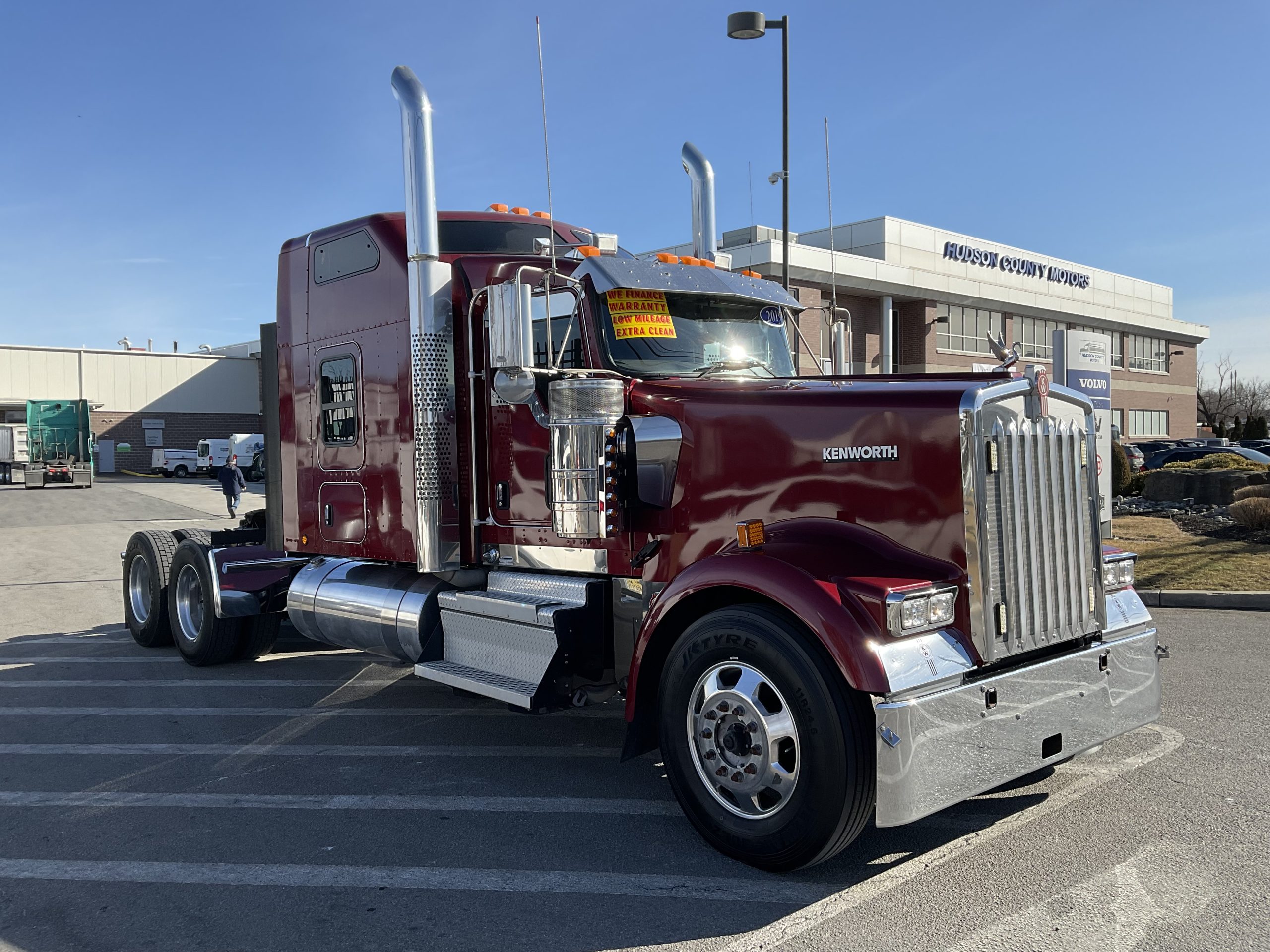 2019 KENWORTH W900L - image 4 of 6