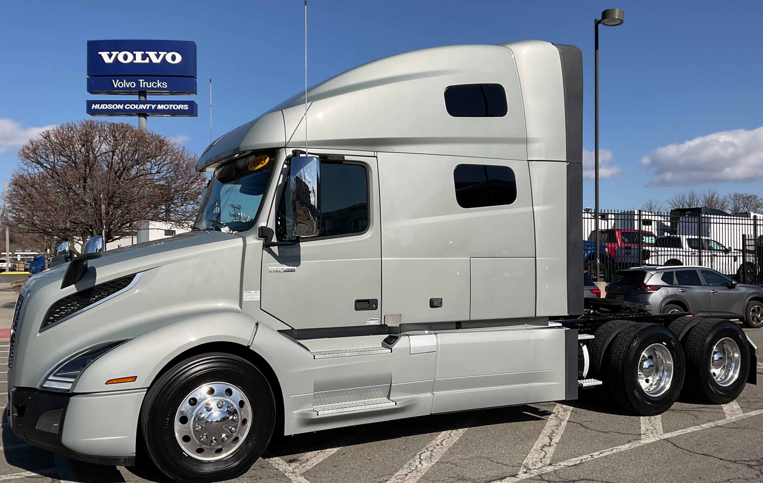 2023 VOLVO VNL64T760 - image 1 of 6