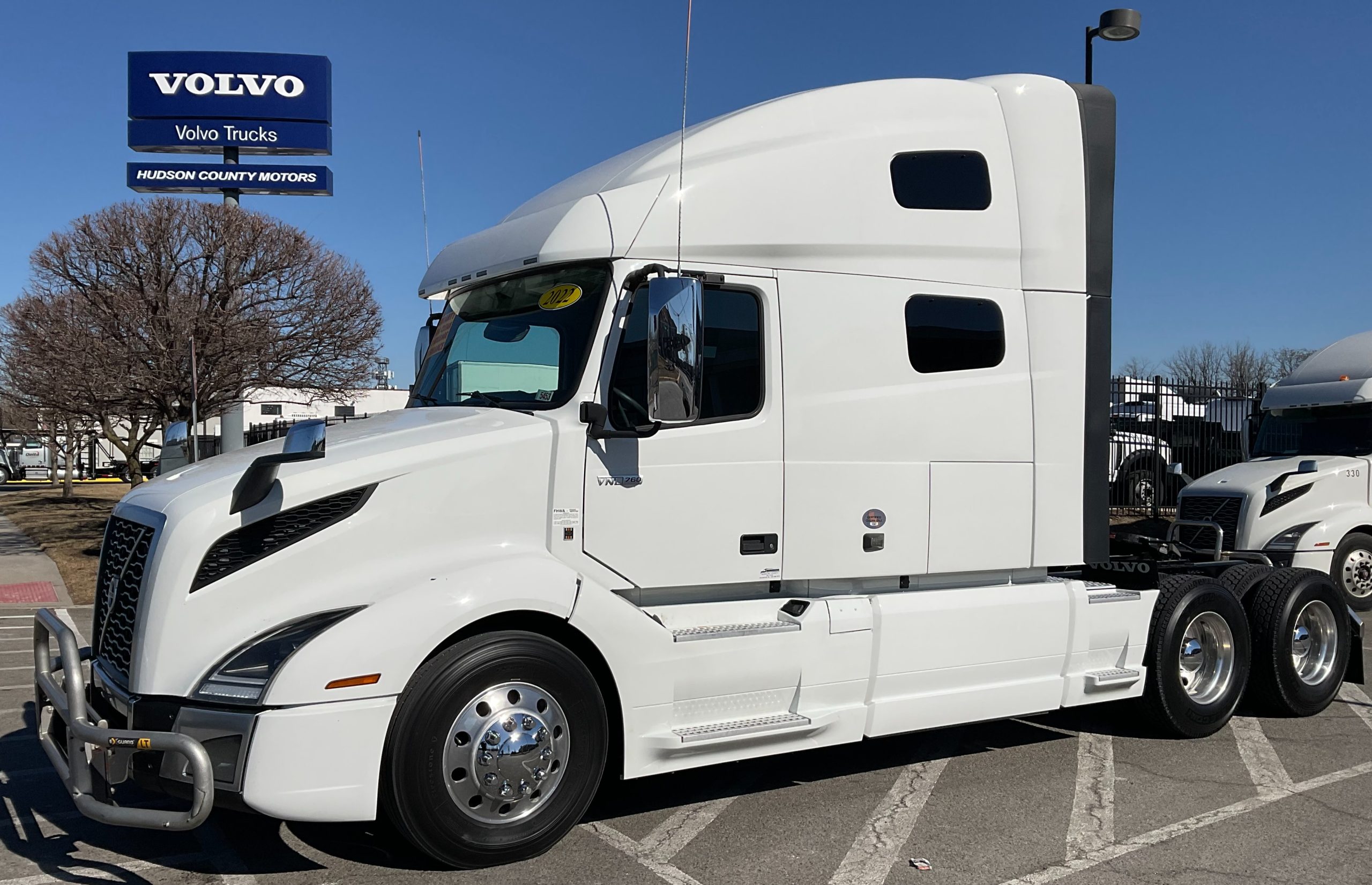 2022 VOLVO VNL64T760 - image 1 of 6