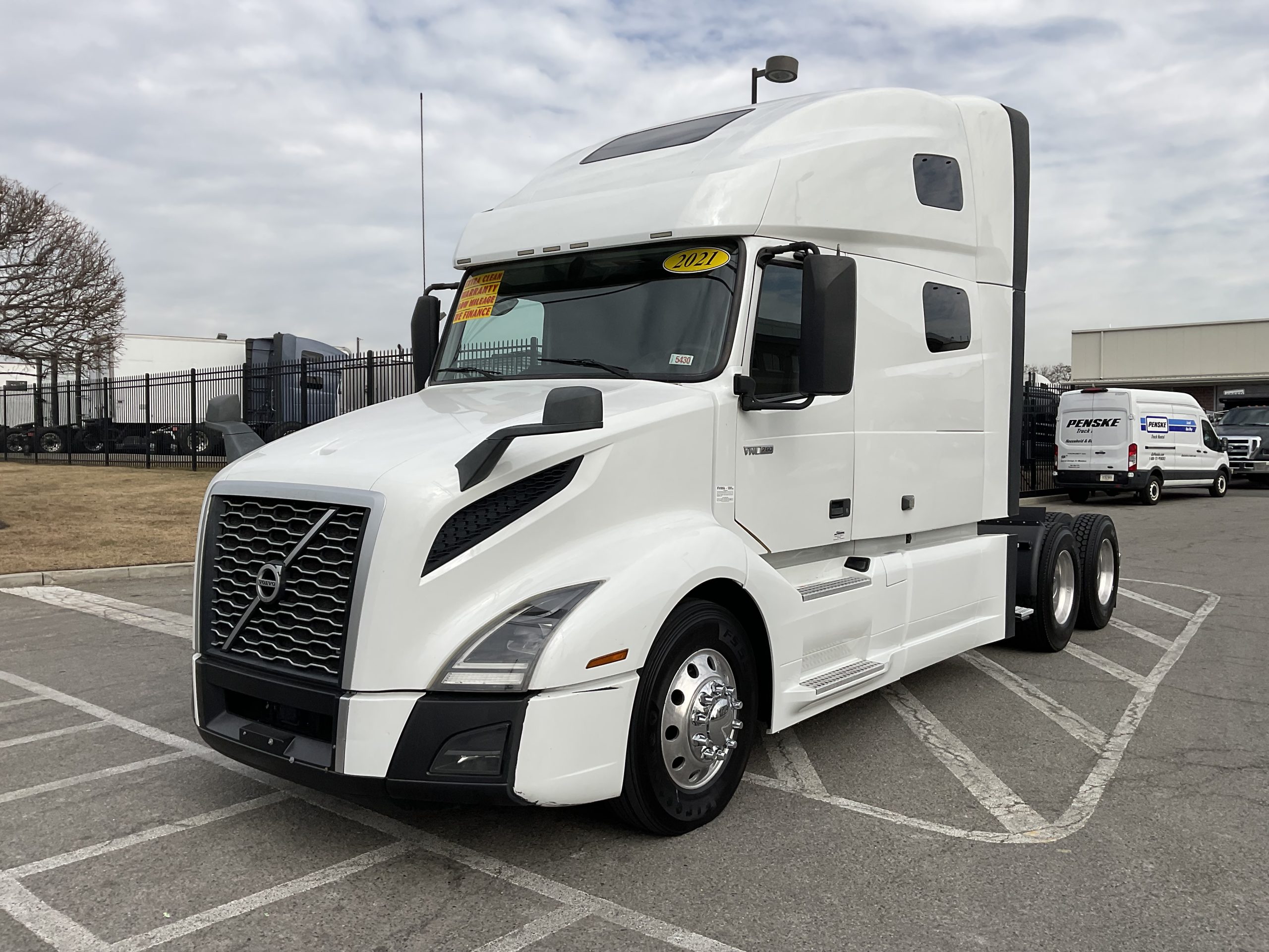 2021 VOLVO VNL64T760 - image 2 of 6