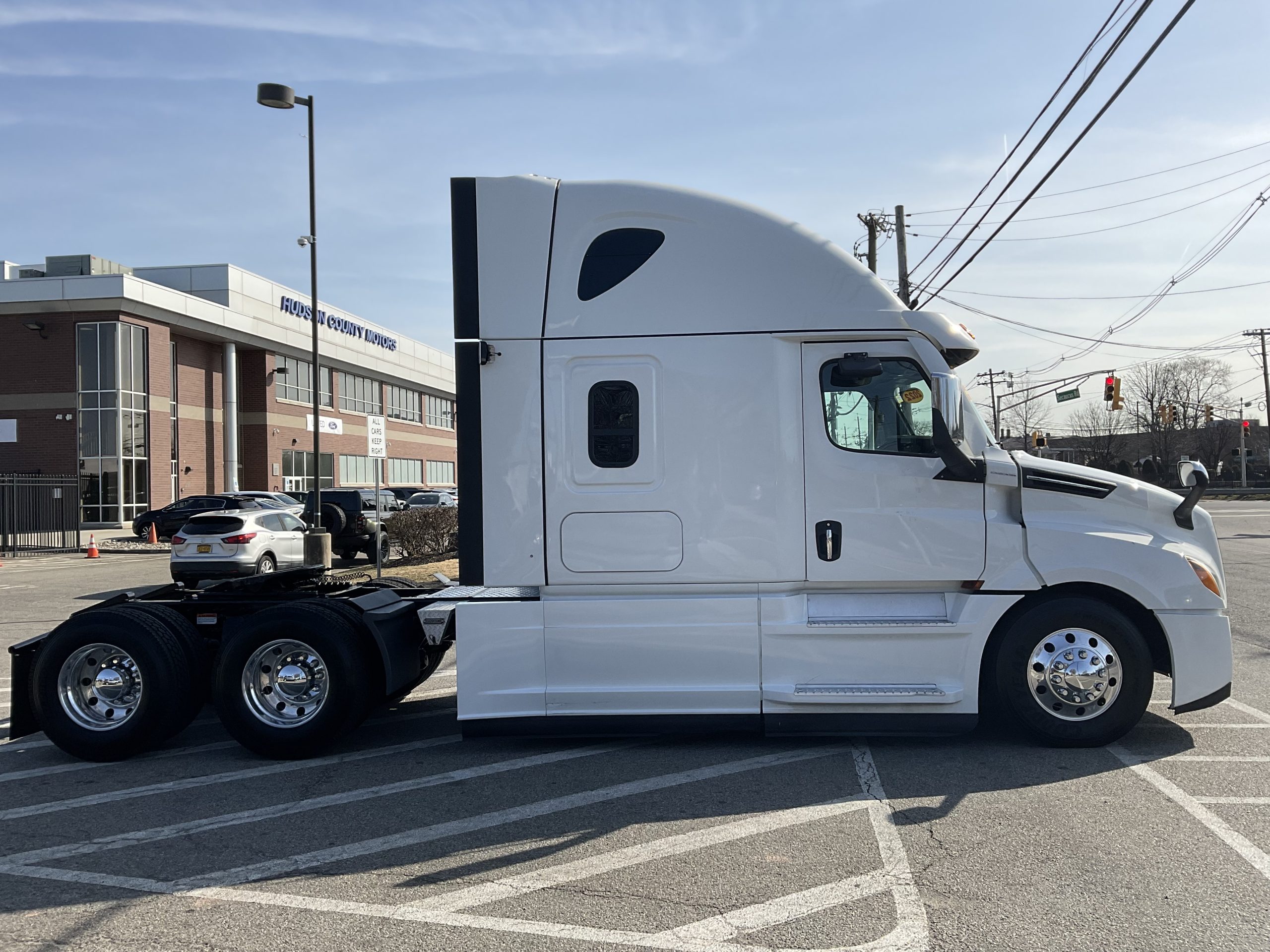 2022 FREIGHTLINER CASCADIA 126 - image 5 of 6