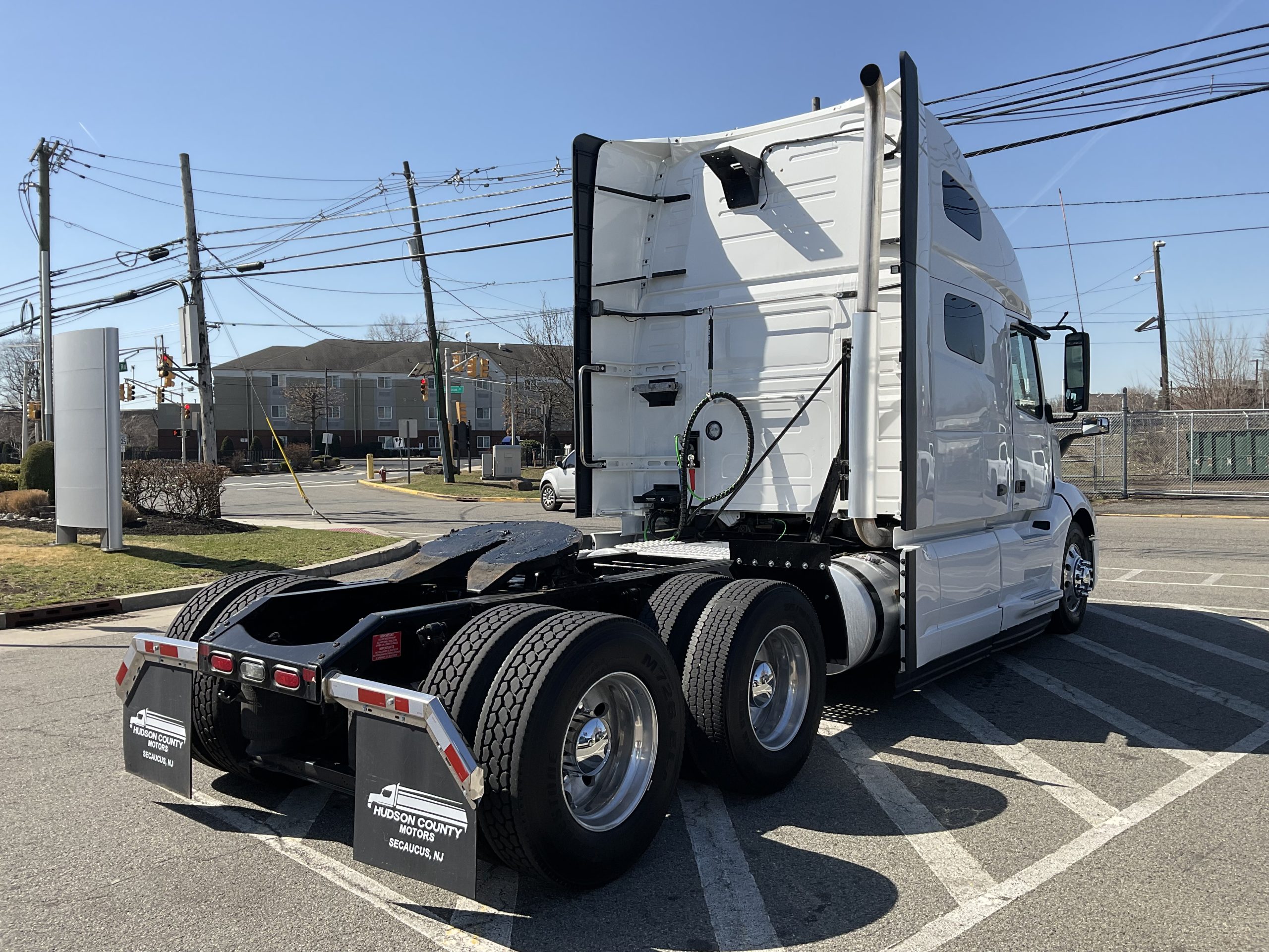 2020 VOLVO VNL64T760 - image 5 of 6